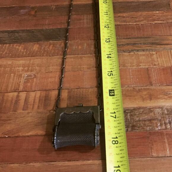 Vintage Art Deco Mesh Purse Pendant Necklace – 1920s Brass Chain Accessory - Picture 5 of 6